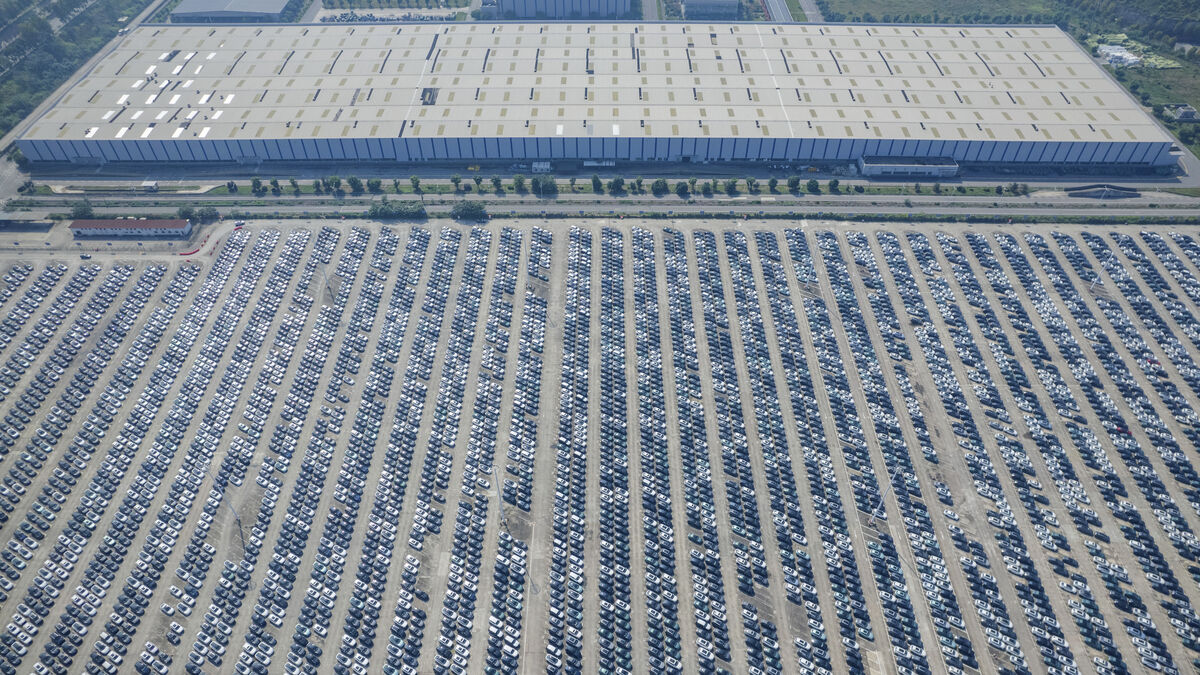 China’s exports jump 36% in