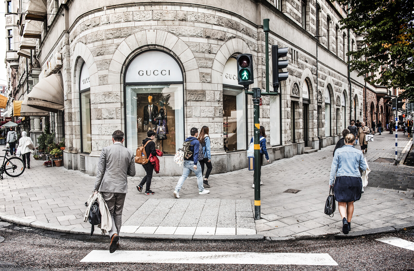 Luxury Brands Offer Affordable Accessories Amid Declining Demand